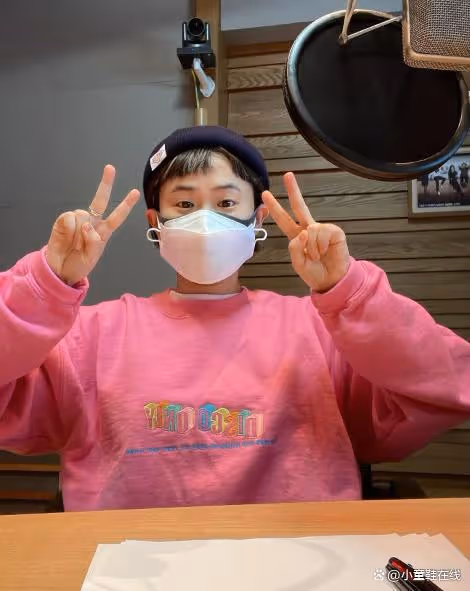 Oh My Girl成員退團後曝出同性戀,戀上大14歲女星?網曬證據掀熱議