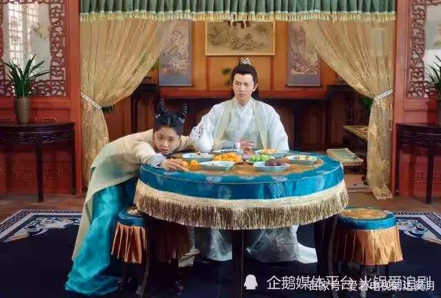 輕鬆駕馭各種角色的演員:娃娃臉譚松韻,把角色演活了,演一個像一個,簡直是劇拋人