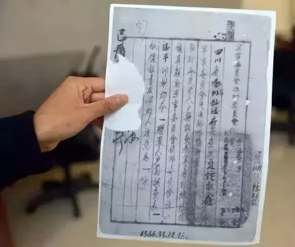 93歲的她,苦尋初戀77年,帶著「一張合照」遠赴台灣,做最後的告別,網有落淚:這樣的愛情太珍貴!