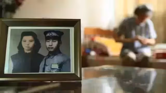 93歲的她,苦尋初戀77年,帶著「一張合照」遠赴台灣,做最後的告別,網有落淚:這樣的愛情太珍貴!