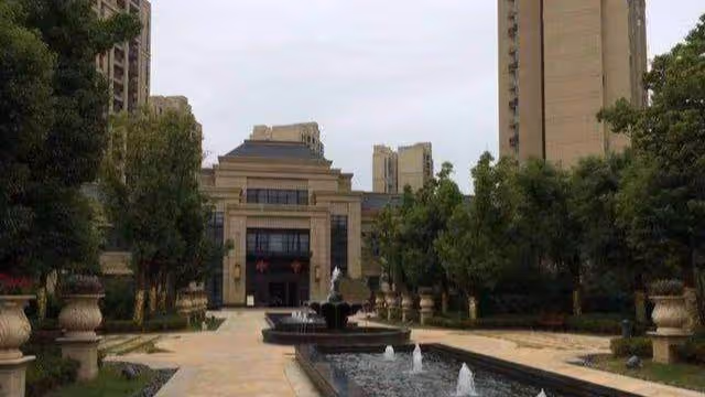 「兒媳，你的婚前房憑啥要我兒子還房貸？」「媽，我們是一家人」
