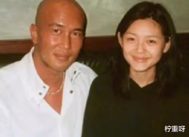 具俊曄新婚後與大S感情甜蜜,回韓國獲好友祝福,事業迎來上升期