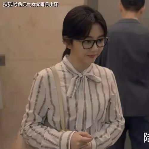 譚松韻:從校園女孩到職場麗人,演得好少女,更演得了女人