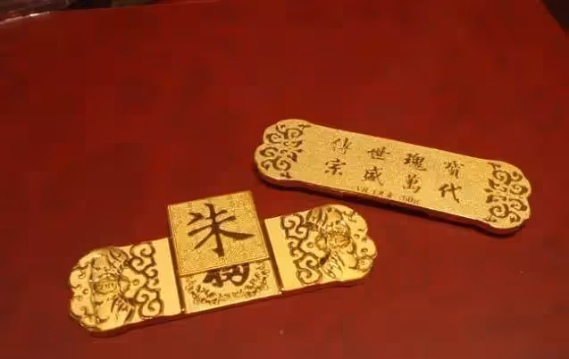 奶奶去世留下嫁妝 「金骨頭」!女子拿去鑒寶,專家:奶奶姓什麼?