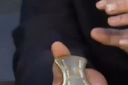 奶奶去世留下嫁妝 「金骨頭」!女子拿去鑒寶,專家:奶奶姓什麼?