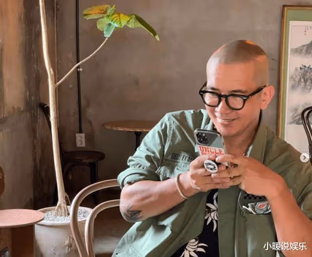 具俊曄與眾美女合照，貼身合影飲酒熱聊，不怕大S吃醋嗎？