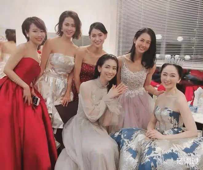 日本71歲美女奶奶顏值逆齡:身材不輸少女,和孫子出門被認母子