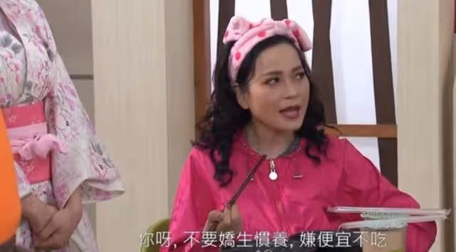 帶傷上陣!TVB知名女星終回歸《愛回家》,腳傷未愈更靠輪椅代步
