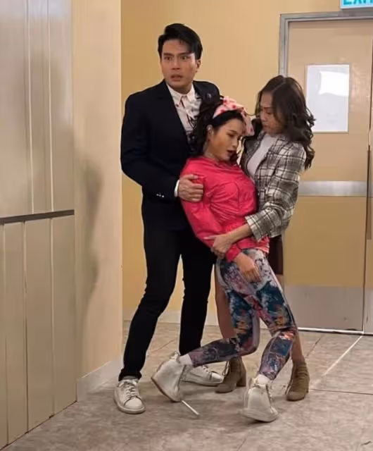 帶傷上陣!TVB知名女星終回歸《愛回家》,腳傷未愈更靠輪椅代步