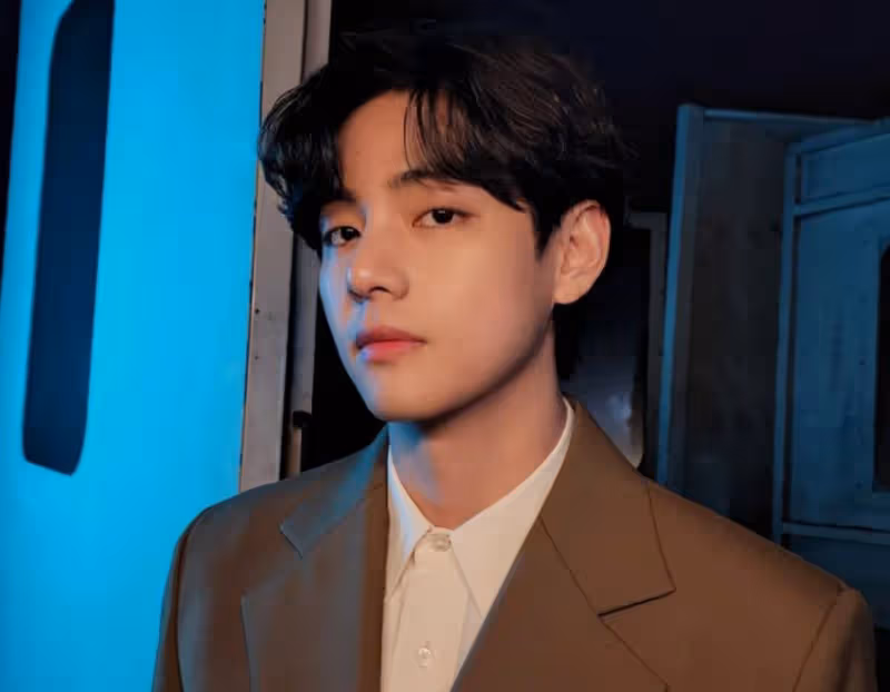 才傳與GD戀情告吹　Jennie被拍疑與BTS V密游濟州島