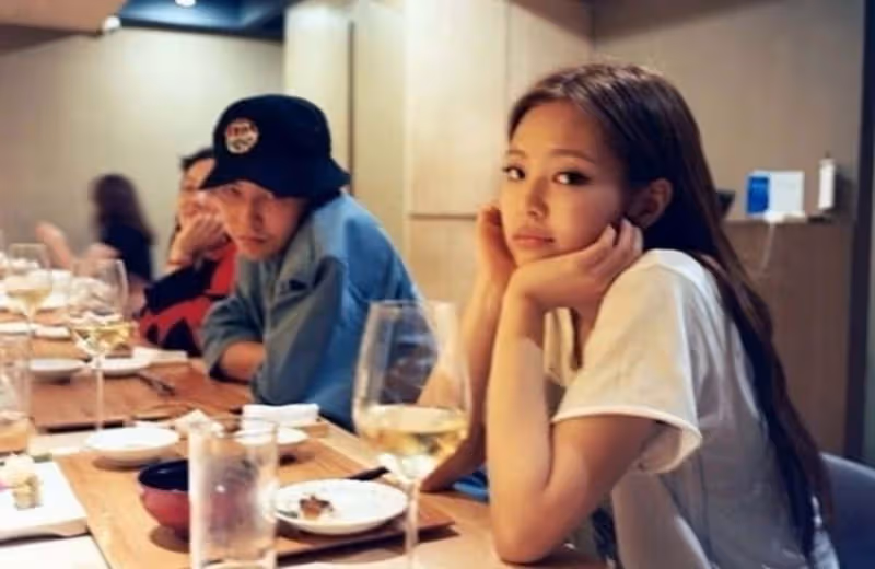 才傳與GD戀情告吹　Jennie被拍疑與BTS V密游濟州島