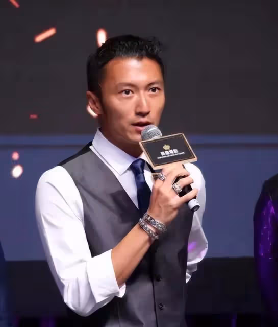 謝賢公開與張柏芝三胎的關係,謝霆鋒卻很憤怒:別人的孩子咱不養