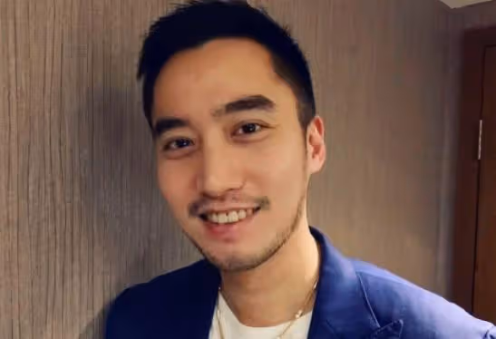 找富婆上癮?賴弘國求婚空姐三婚成功,阿嬌離婚內幕被揭開