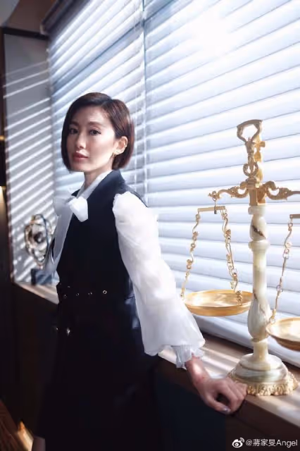 TVB上位小花憑新劇出圈，自曝拒絕姐弟戀，與男友分手後曾演一對