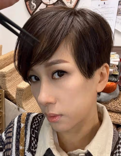 香港知名凍齡女神宣布正式復出!轉型做電台主播,依舊甜美凍齡