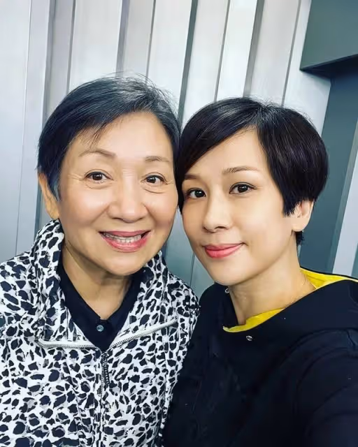 香港知名凍齡女神宣布正式復出!轉型做電台主播,依舊甜美凍齡