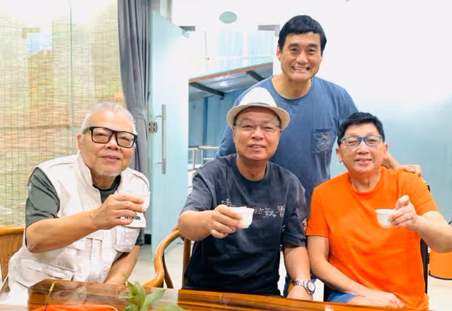 港星李力持定居內地！親自打理花園生活悠閒，山間豪宅內景曝光