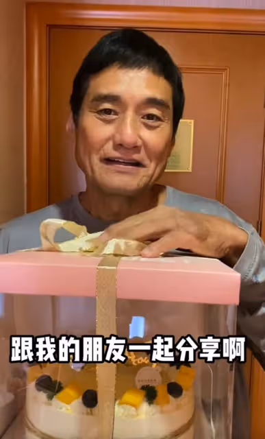一眾TVB藝人齊聚佛山!大排檔給王俊棠慶生,喝10元啤酒接地氣
