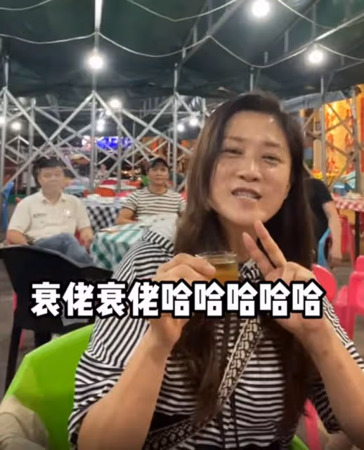 一眾TVB藝人齊聚佛山！大排檔給王俊棠慶生，喝10元啤酒接地氣