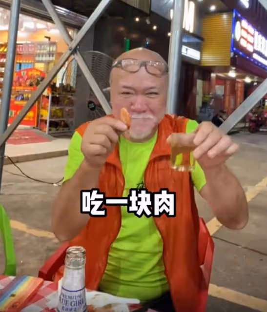 一眾TVB藝人齊聚佛山！大排檔給王俊棠慶生，喝10元啤酒接地氣