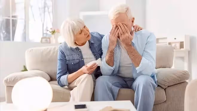 85歲大爺自述：每月9000的退休金，在兒子家卻被當成「眼中刺」
