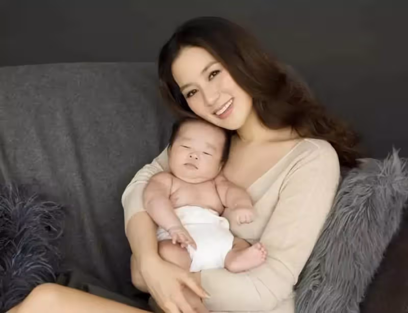 生一個孩子「公公獎勵10億」!24歲嫁豪門「8年連生4胎」穩坐闊太榜首 30歲身價超千億「離不開母親用心」