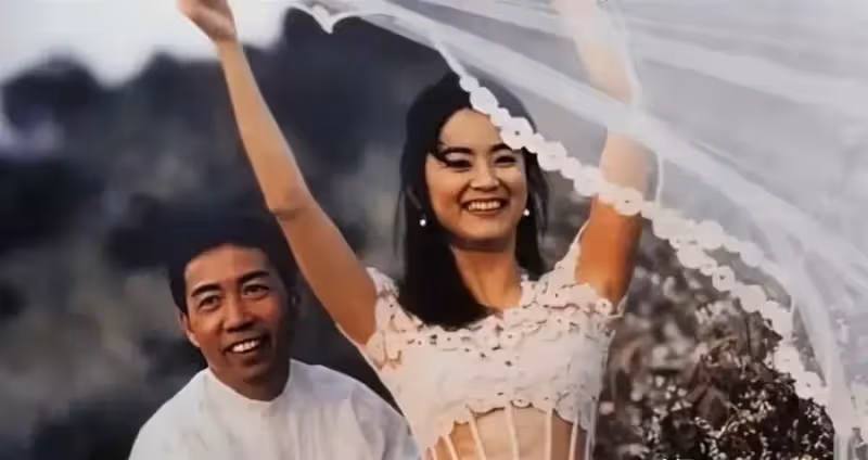 林青霞年輕時身材絕了!鏤空婚紗「螞蟻腰」太搶鏡,身材堪比超模,網:驚豔了時光