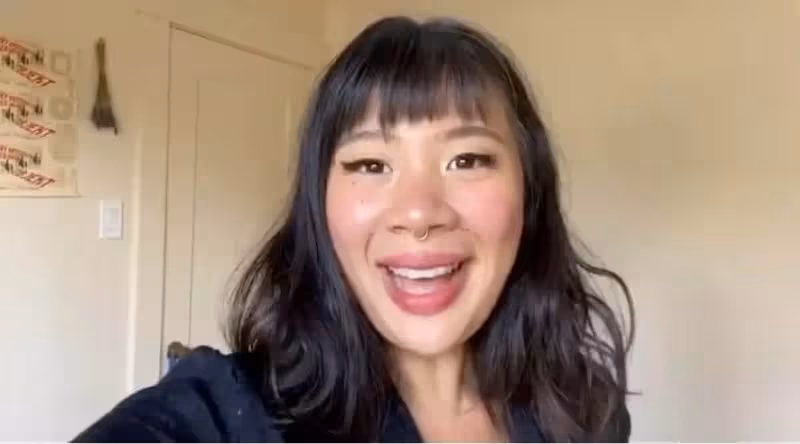李宗盛二女罕露面,大女兒清純溫婉,二女兒戴鼻環長相渾似父親,網:果真是一家子明星臉