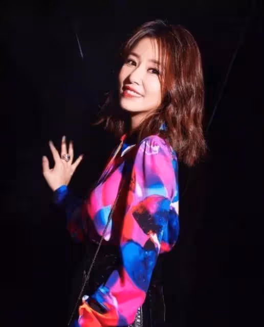 有種「整容」叫林心如卸妝！離開美顏濾鏡後，嘴角出現真實法令紋，清純氣質依舊如初：全網羨慕霍建華