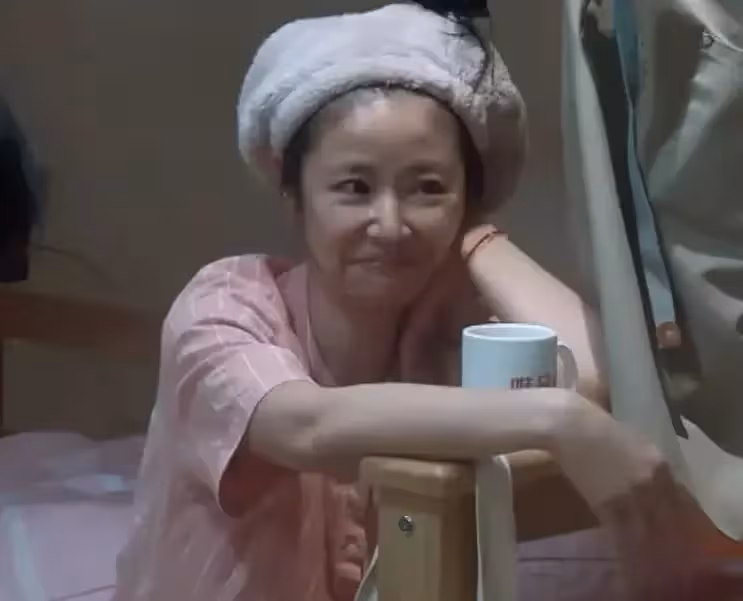 有種「整容」叫林心如卸妝！離開美顏濾鏡後，嘴角出現真實法令紋，清純氣質依舊如初：全網羨慕霍建華