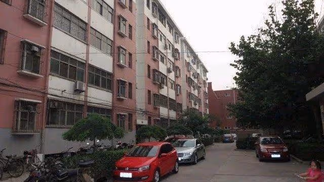 弟妹住院我連夜趕回,給了弟弟三萬住院費,弟妹卻說我摳門