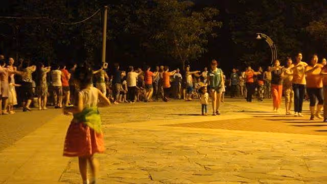 婆婆,當初我坐月子你去打牌,如今你生病住院,我去旅遊咋了?