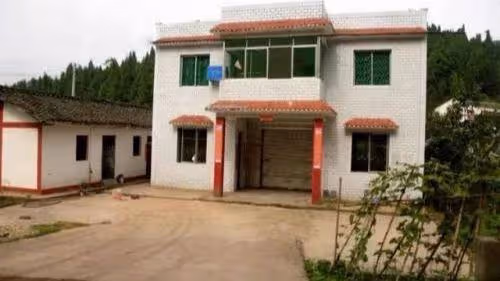 離婚後前夫撫養兒子,七年後路過前夫家,看到兒子我後悔痛哭