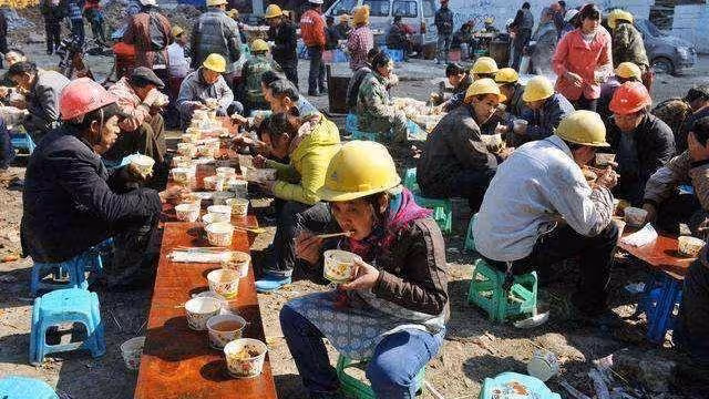 兒子走丟,婆婆把我攆出家門,五年後我尋子歸來,丈夫卻去世多年