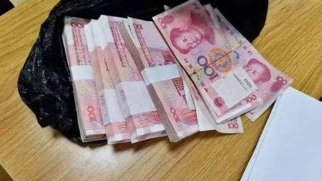 我生兒子婆婆獎勵我十萬，二胎生女兒，女兒滿月婆婆卻讓我退錢
