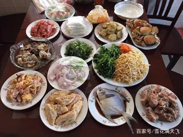 我懷孕婆婆來照顧,可婆婆吃飯不上桌,弄清其中緣由,我想離婚