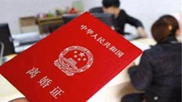 我養老公前任孩子七年,孩子親媽開豪車找來,他說的話讓我感動