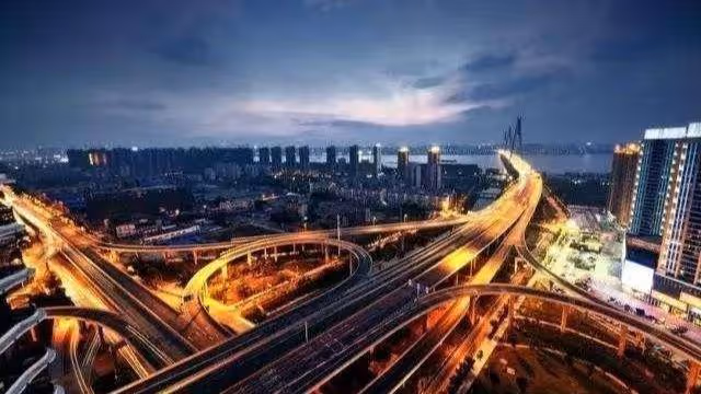 我用寶馬車隊去接親,丈母娘卻要八萬下車錢,我把新娘原路送回