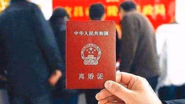 結婚四年不孕而離婚,一年後和前妻偶遇,我卻後悔莫及