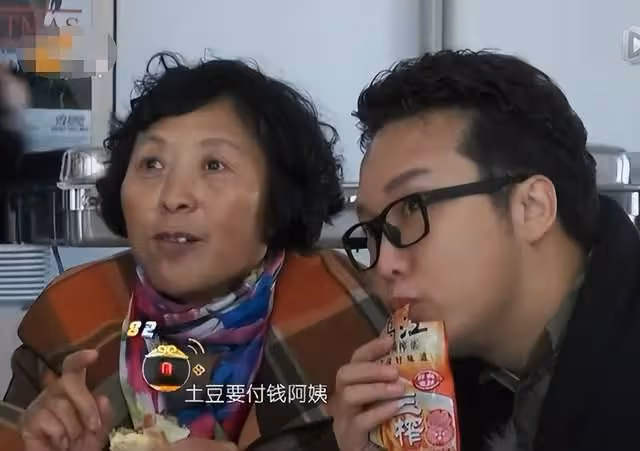 李玉剛母子被曝指責女主持,強行翻包逼哭女孩,本尊出面回應爭議
