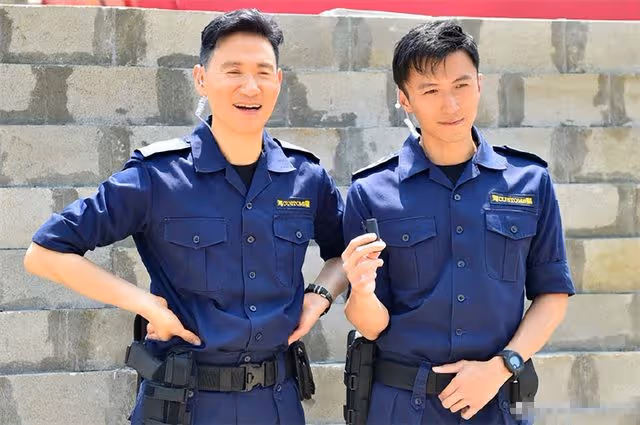 61歲張學友暴瘦現身!與粉絲合影顯憔悴,對比舊照狀況引人擔憂