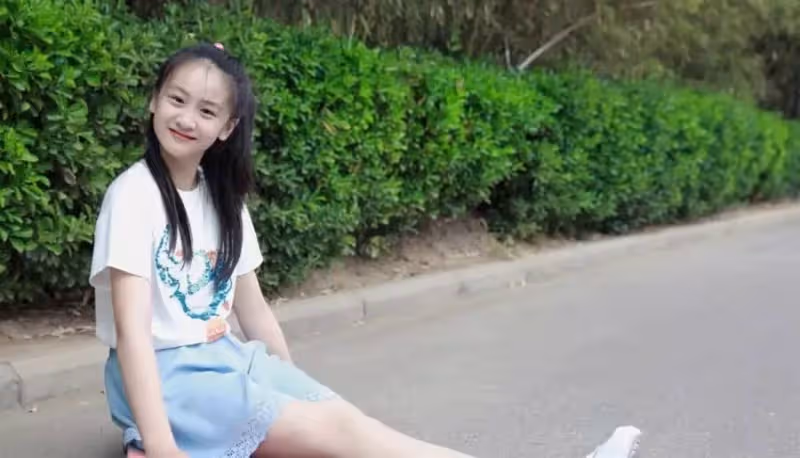5歲小海豚正臉照曝光！遺傳林心如霍建華好基因，膚白貌美五官精緻，全網驚呼：簡直美翻了