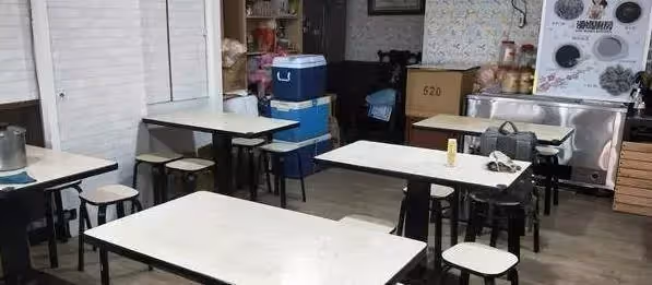 新北單親媽50萬開店,養2孩不論風雨,18小時只賺60元,不言放棄淚喊:「請大家給我機會」網友見菜單:「完全不想進去」