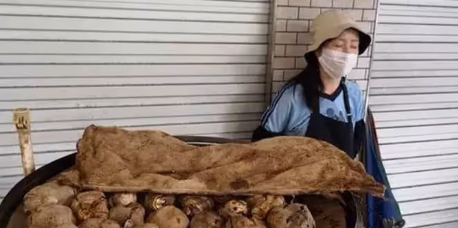 新北單親媽50萬開店,養2孩不論風雨,18小時只賺60元,不言放棄淚喊:「請大家給我機會」網友見菜單:「完全不想進去」