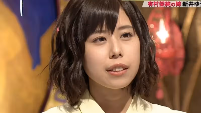 自卑到不敢笑!暴牙凸嘴女星「被酸長得像蟑螂」 砸100萬整形變「甜美大眼正妹」網驚:笑容好美