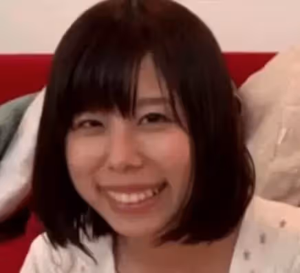自卑到不敢笑!暴牙凸嘴女星「被酸長得像蟑螂」 砸100萬整形變「甜美大眼正妹」網驚:笑容好美