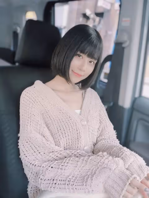 自卑到不敢笑!暴牙凸嘴女星「被酸長得像蟑螂」 砸100萬整形變「甜美大眼正妹」網驚:笑容好美