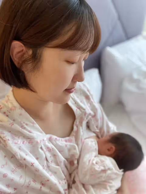 勇敢揮別流產陰霾!巴鈺誕2寶「擠母乳噴50公分」,為母則強「再痛也值得」:不會有第3胎了