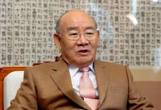 韓國財閥辛格浩：二婚入贅日本戰犯家族發家，89歲和兒子共享女星