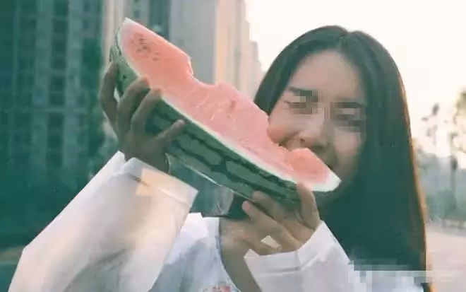 兒媳一口氣生兩個孫子,我一高興給她一套房,半個月後我人財兩空